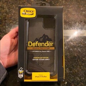 Brand new never used - IPhone 11 Pro Max Otterbox